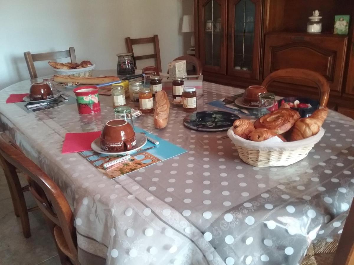 Le Mas du Berger Saint-Quentin-la-Poterie Extérieur photo